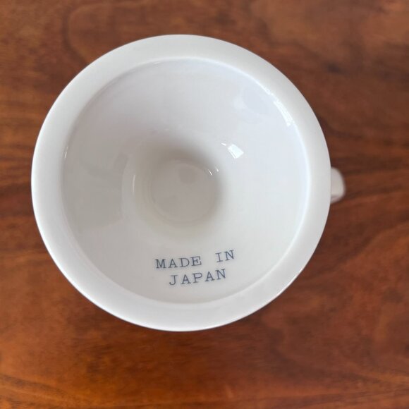 Vintage Porcelain Christmas Holly Mug Made in Japan Pedestal Cup Gold Trim - Picture 7 of 9